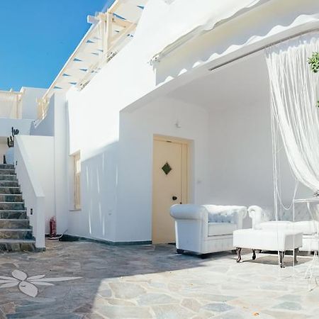 The White Suites Adámasz Kültér fotó
