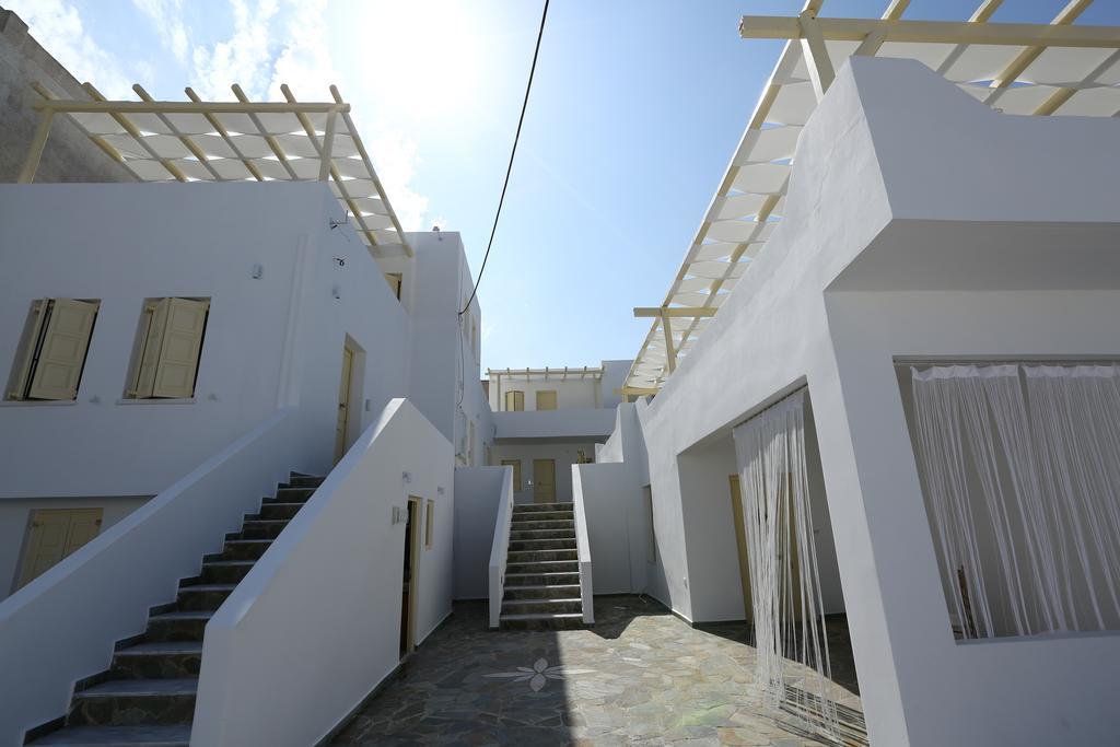 The White Suites Adámasz Kültér fotó
