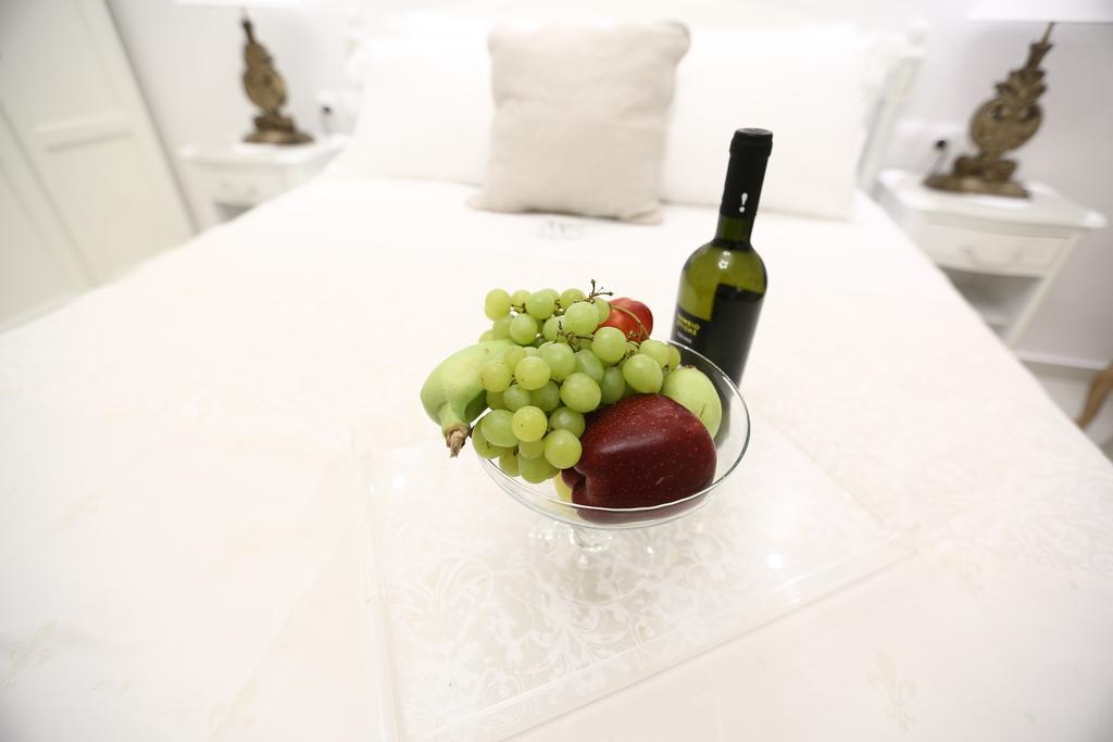 The White Suites Adámasz Kültér fotó
