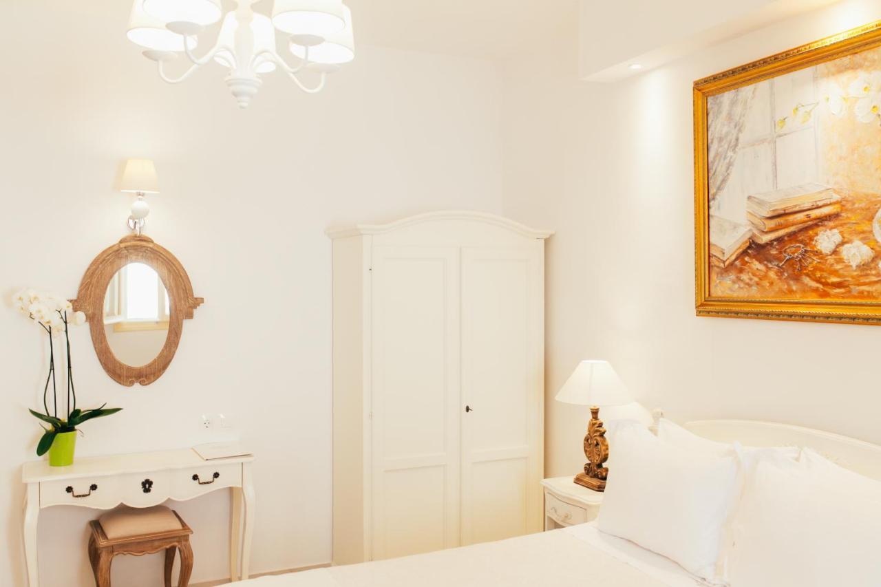 The White Suites Adámasz Kültér fotó