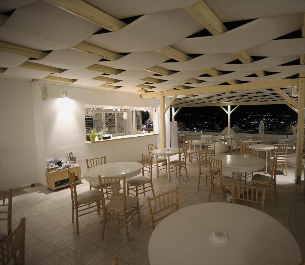 The White Suites Adámasz Kültér fotó