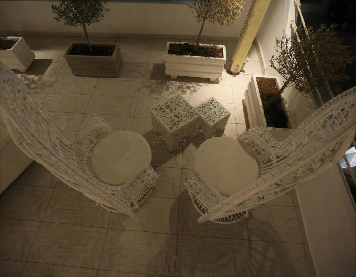 The White Suites Adámasz Kültér fotó